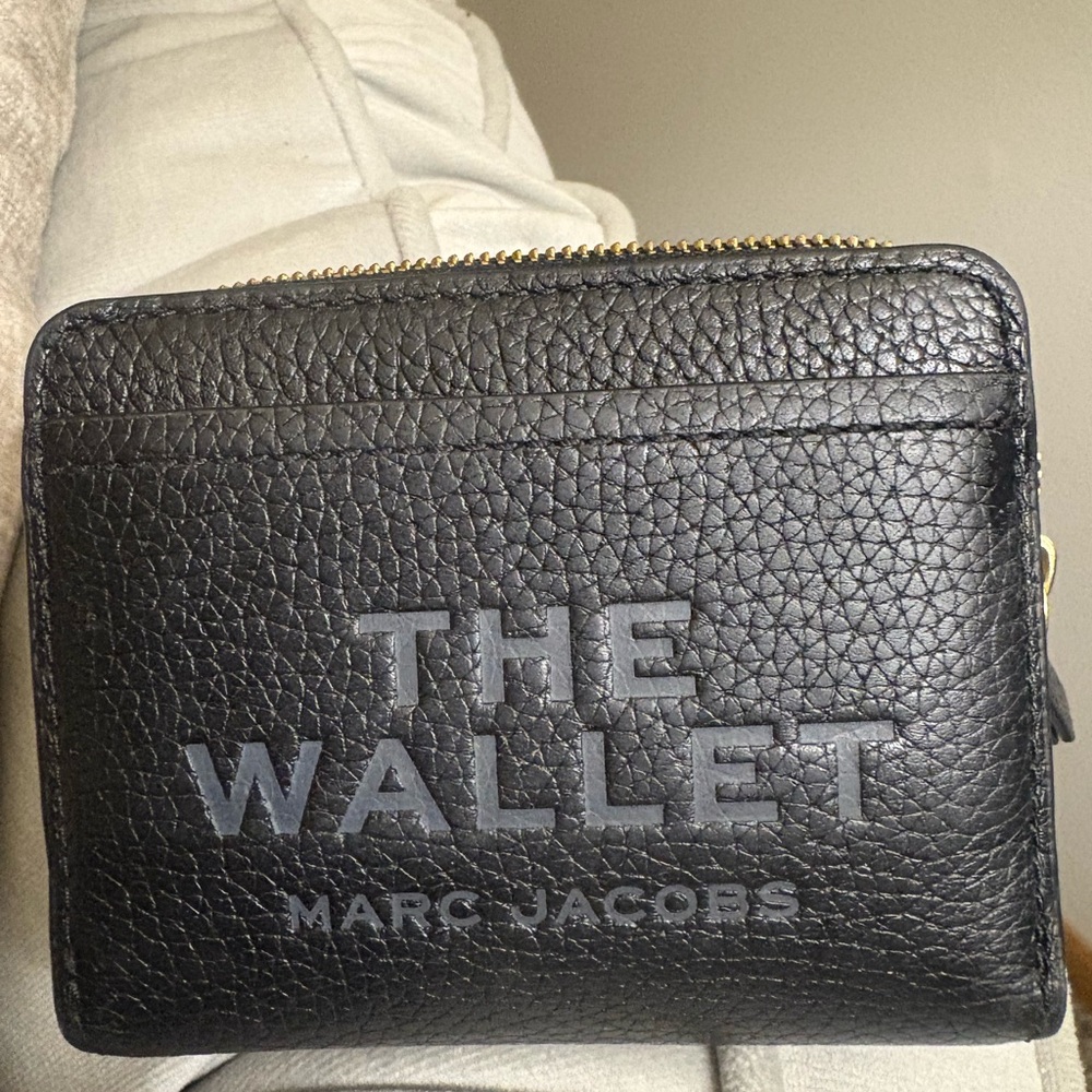 Marc Jacobs Black Pebbled Leather Mini compact wallet with original dust bag